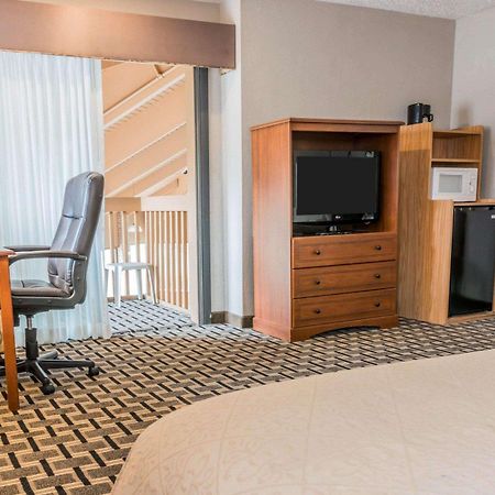 Quality Inn Grand Rapids North Walker Exterior foto