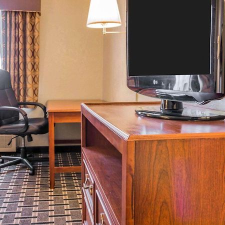 Quality Inn Grand Rapids North Walker Exterior foto