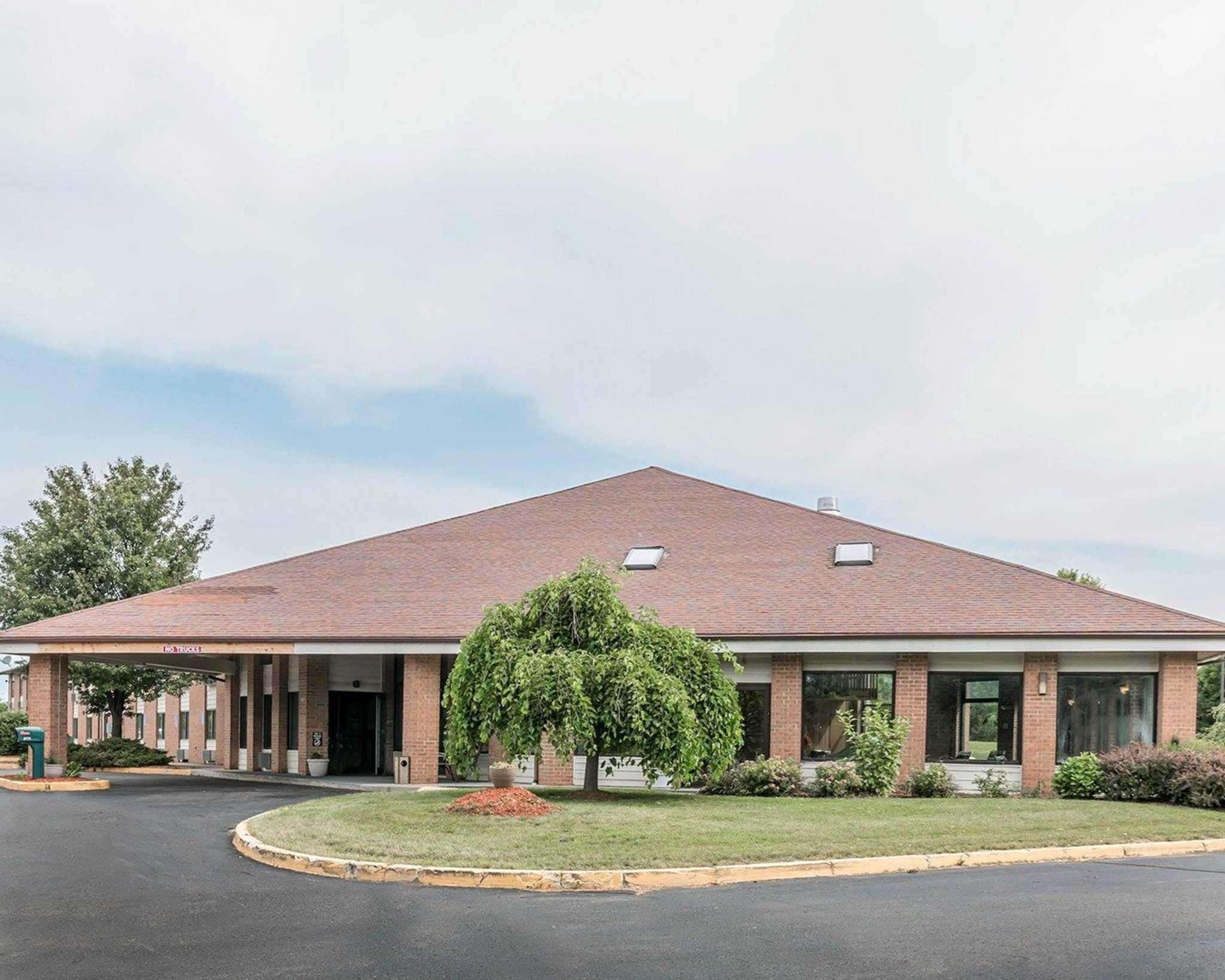 Quality Inn Grand Rapids North Walker Exterior foto