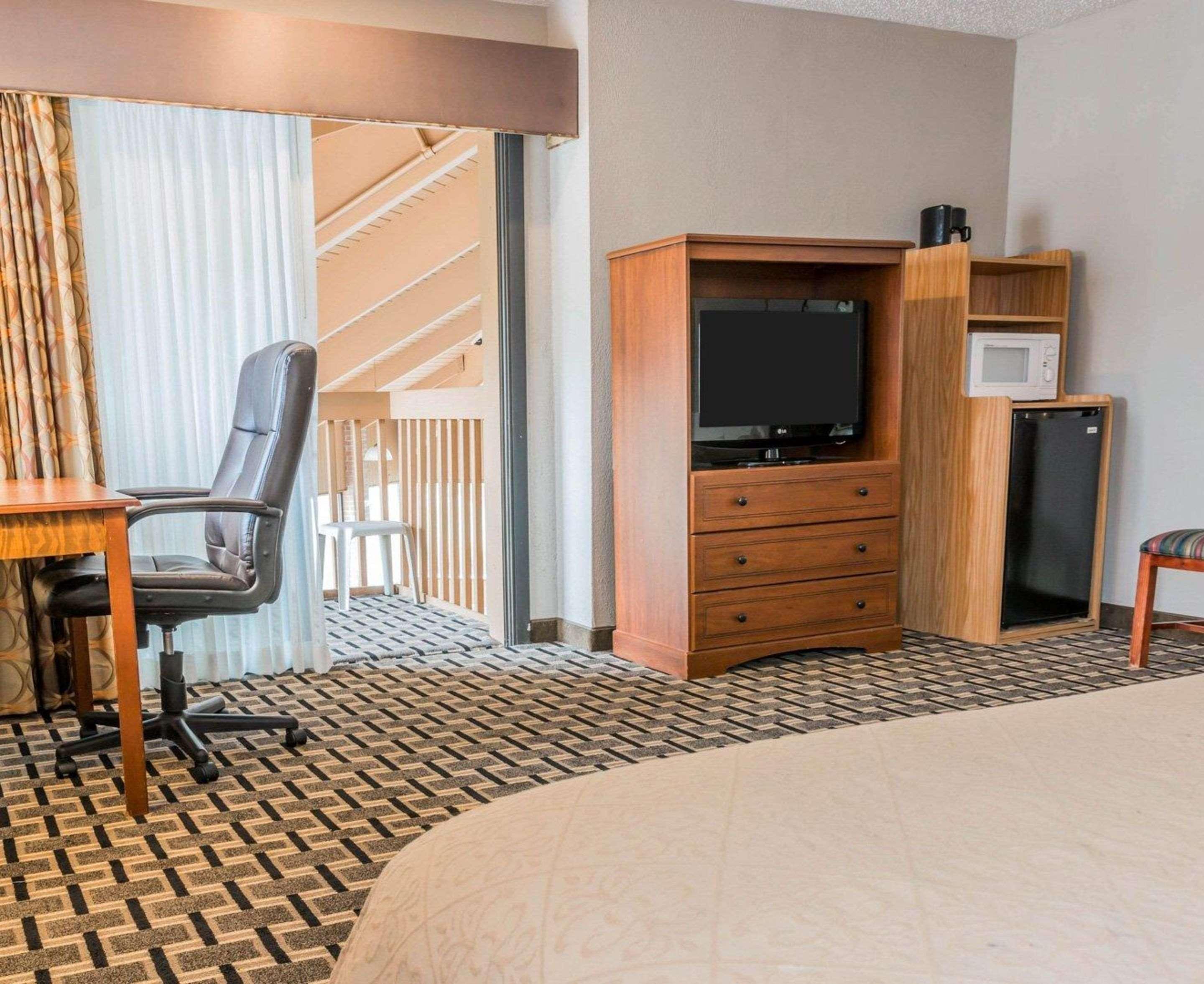 Quality Inn Grand Rapids North Walker Exterior foto