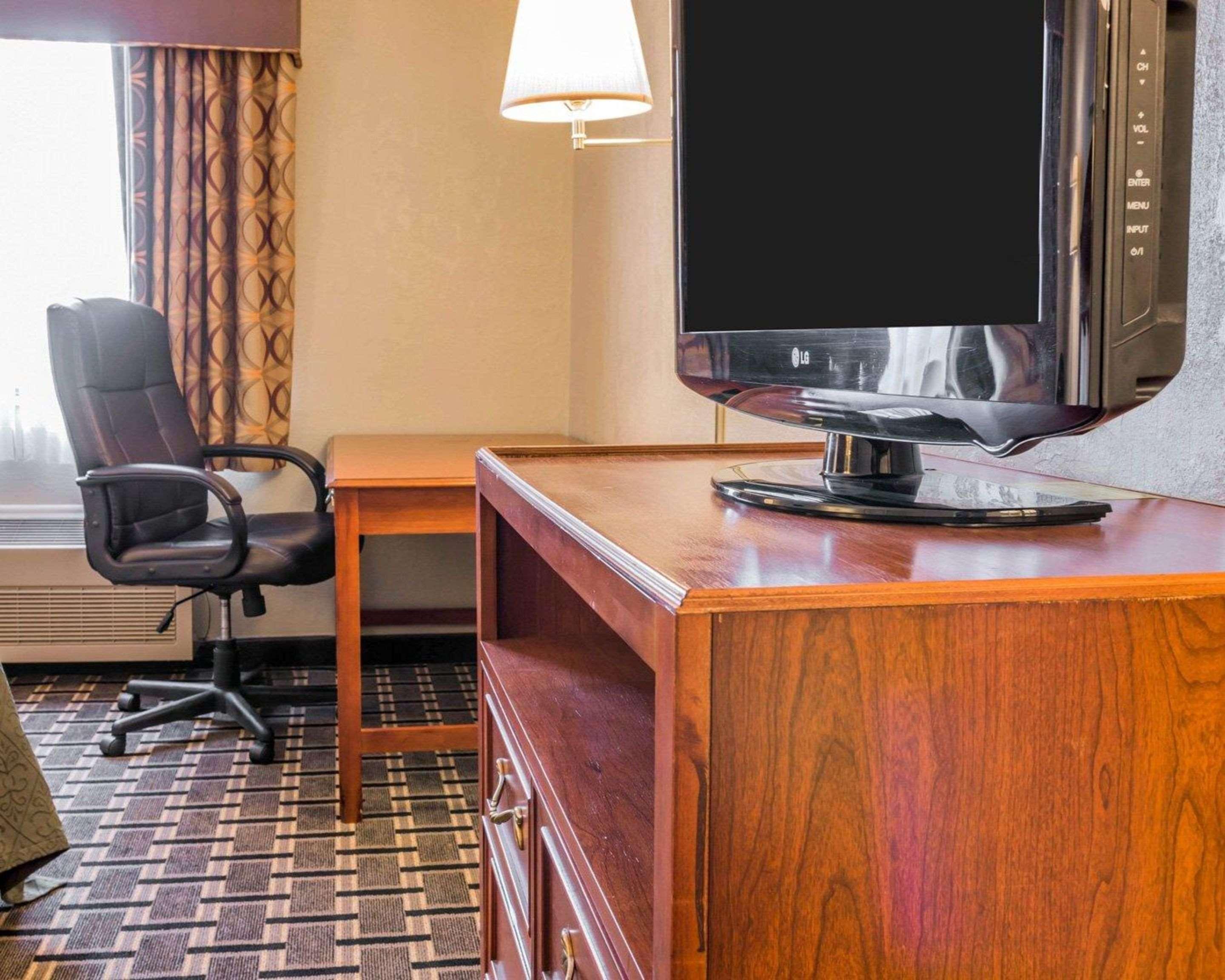Quality Inn Grand Rapids North Walker Exterior foto