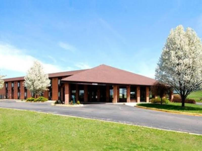Quality Inn Grand Rapids North Walker Exterior foto